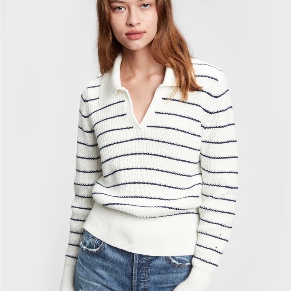 GAP Ivory and Navy V-Neck Sweater